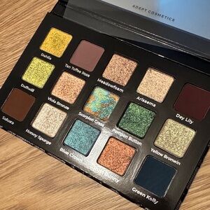 Adept Cosmetics Flyin’ fiddles eyeshadow palette